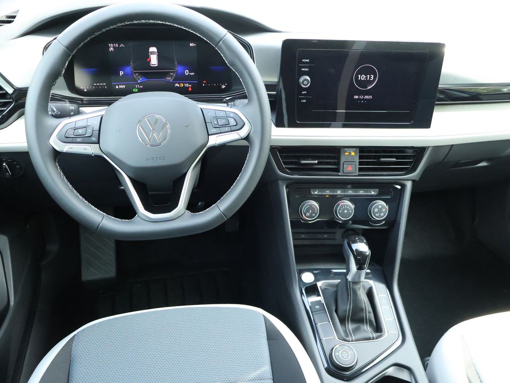 2025 Volkswagen Taos S photo 17