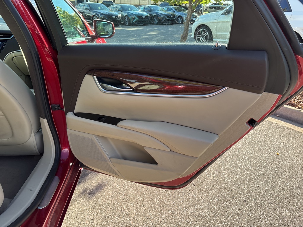 2014 Cadillac XTS Luxury photo 16