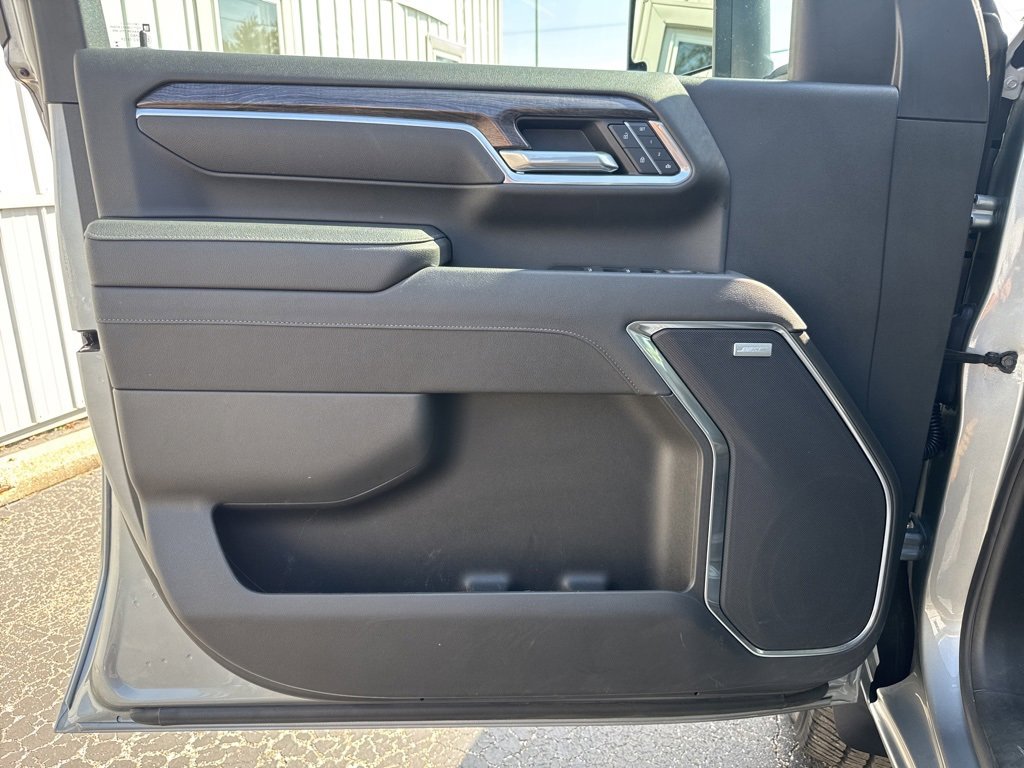 2025 Chevrolet Silverado 3500HD LTZ photo 14