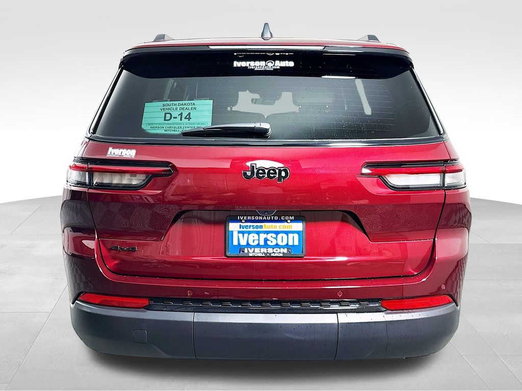 2025 Jeep Grand Cherokee Altitude X photo 2