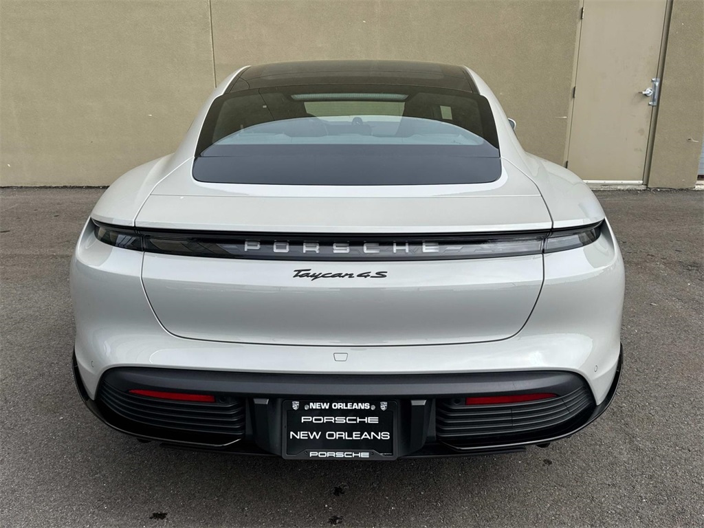 2024 Porsche Taycan 4S photo 12