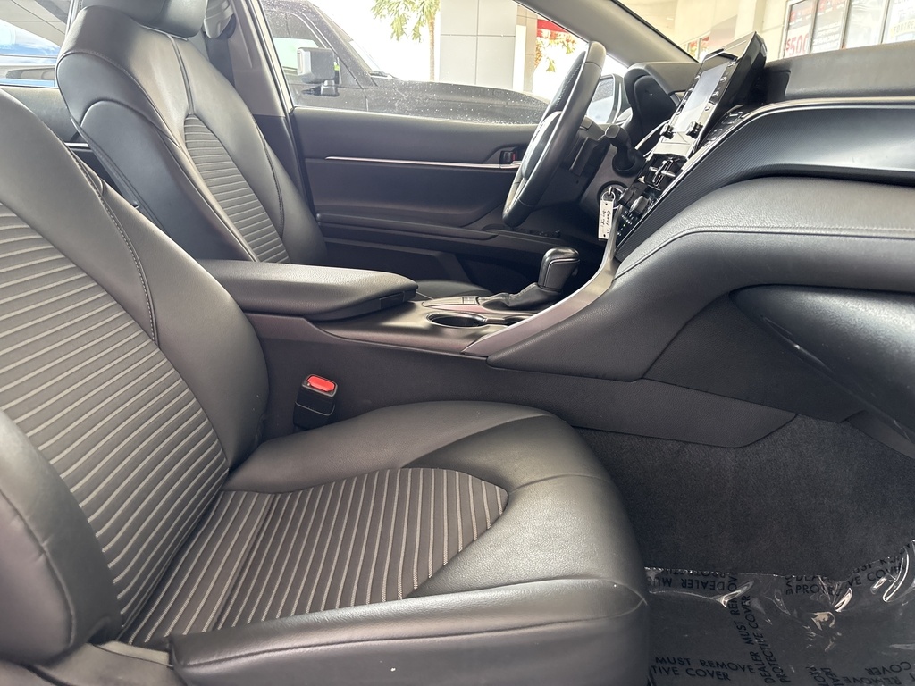 2023 Toyota Camry SE photo 17