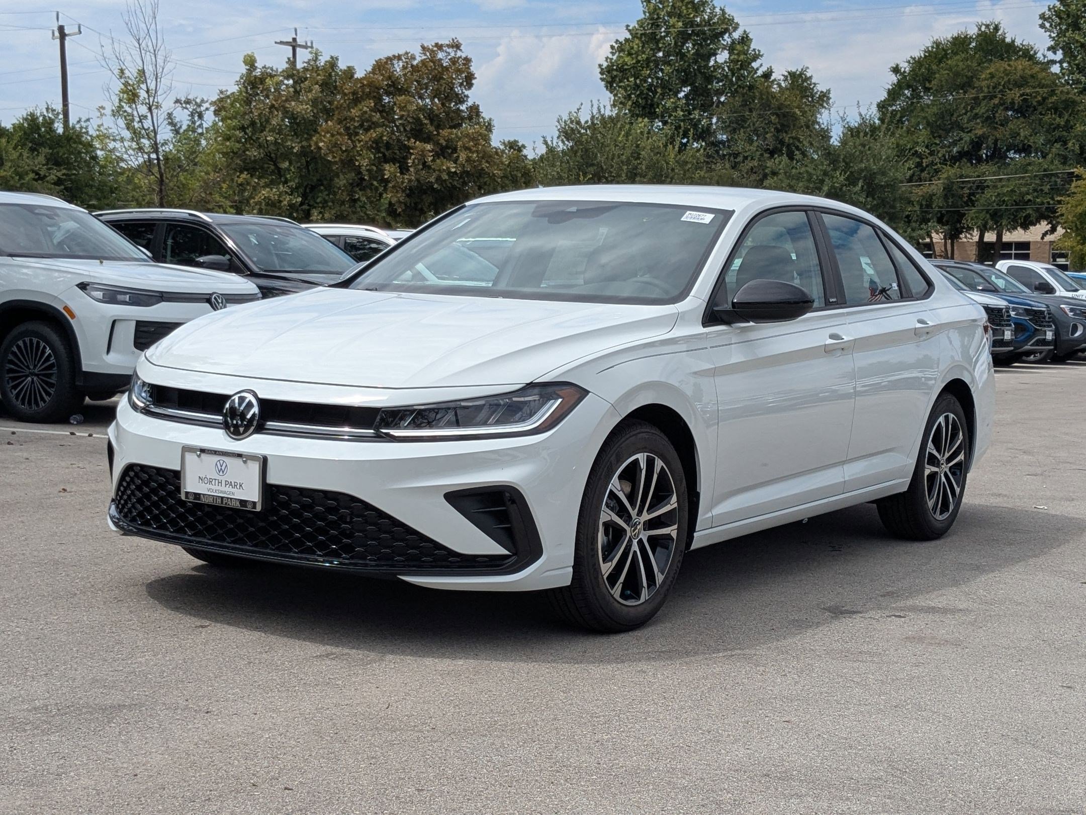 2025 Volkswagen Jetta Sport photo 4