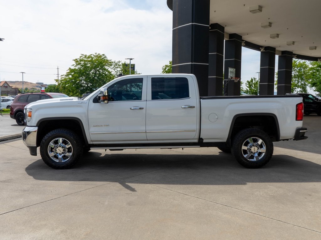 2019 Gmc Sierra HD SLT photo 3