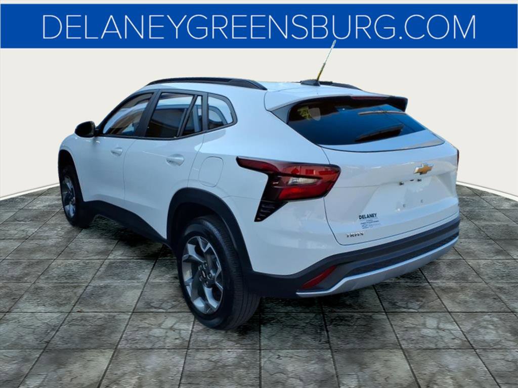 2025 Chevrolet Trax LT photo 5