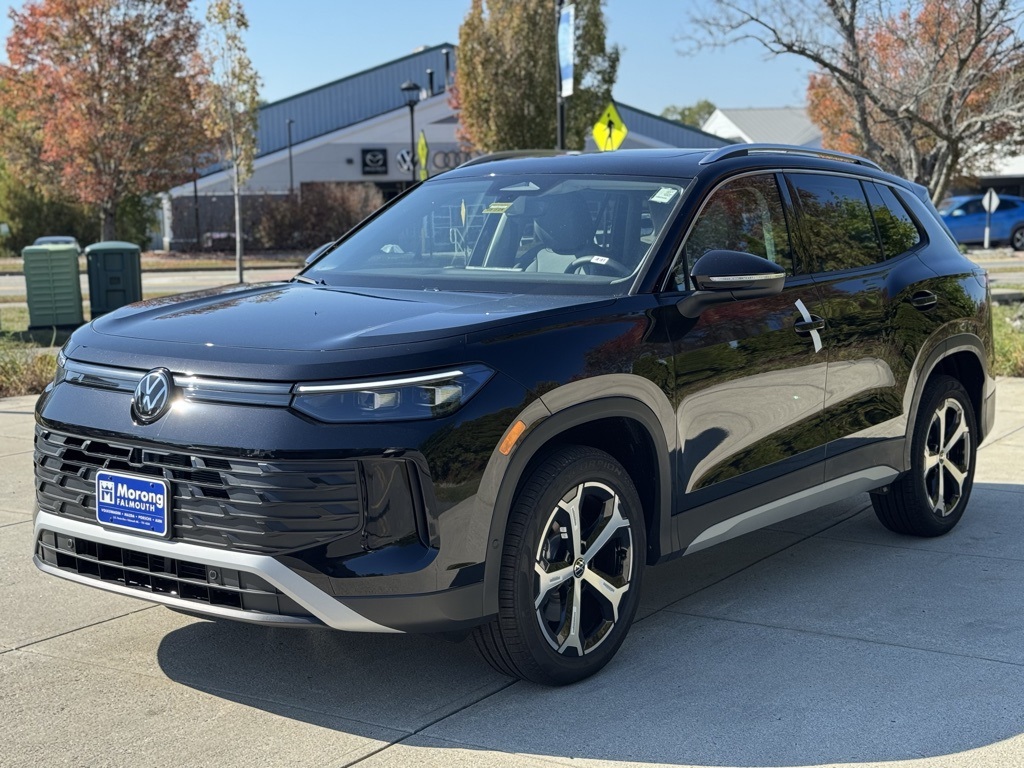 2025 Volkswagen Tiguan SE photo 3