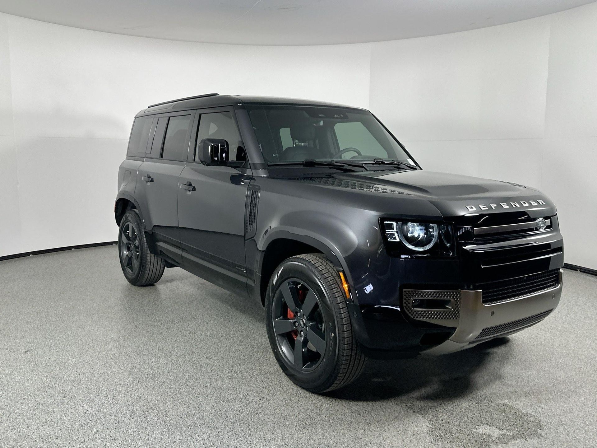 2025 Land Rover Defender 110 X photo 3