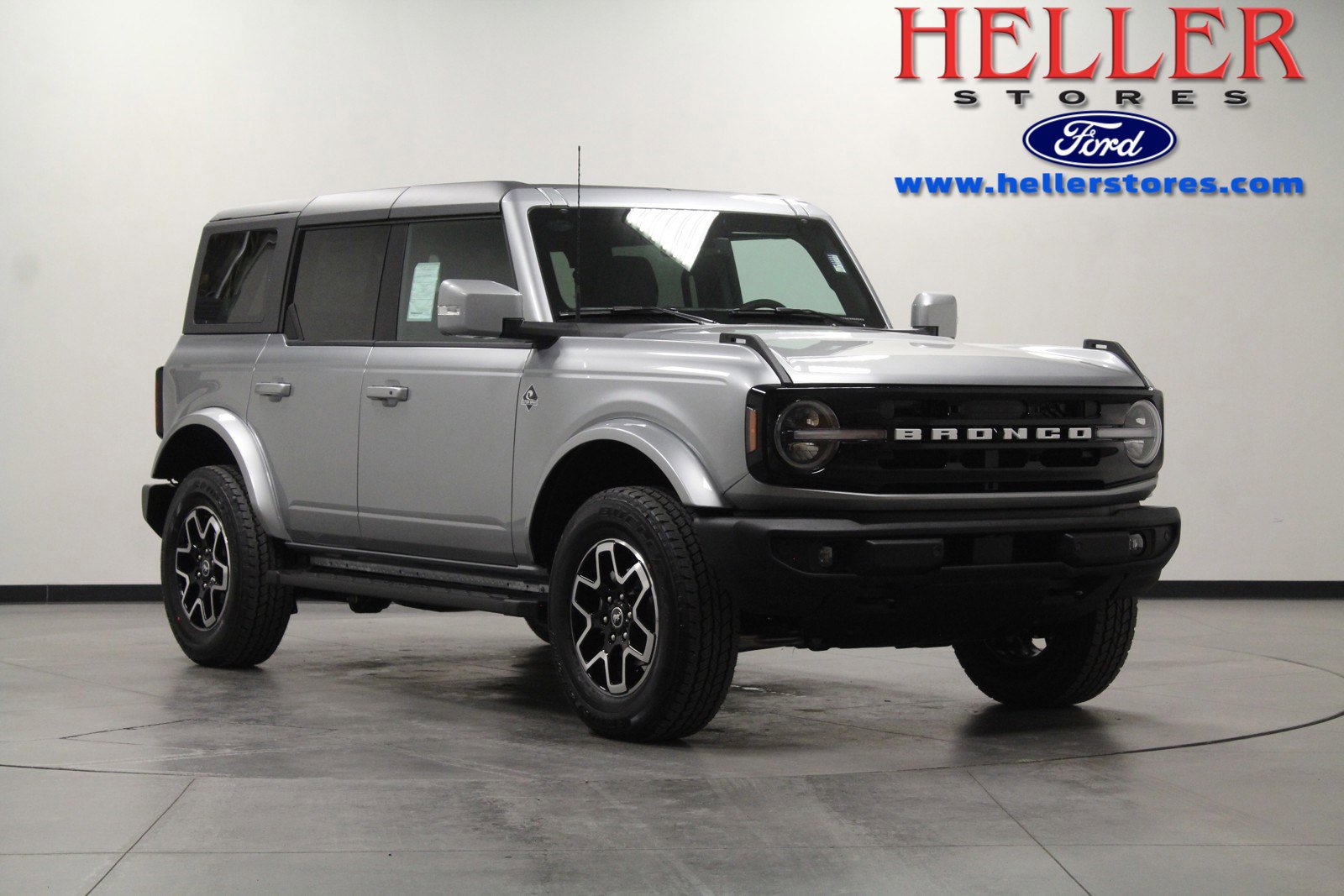 2024 Ford Bronco 4-Door Outer Banks's photo