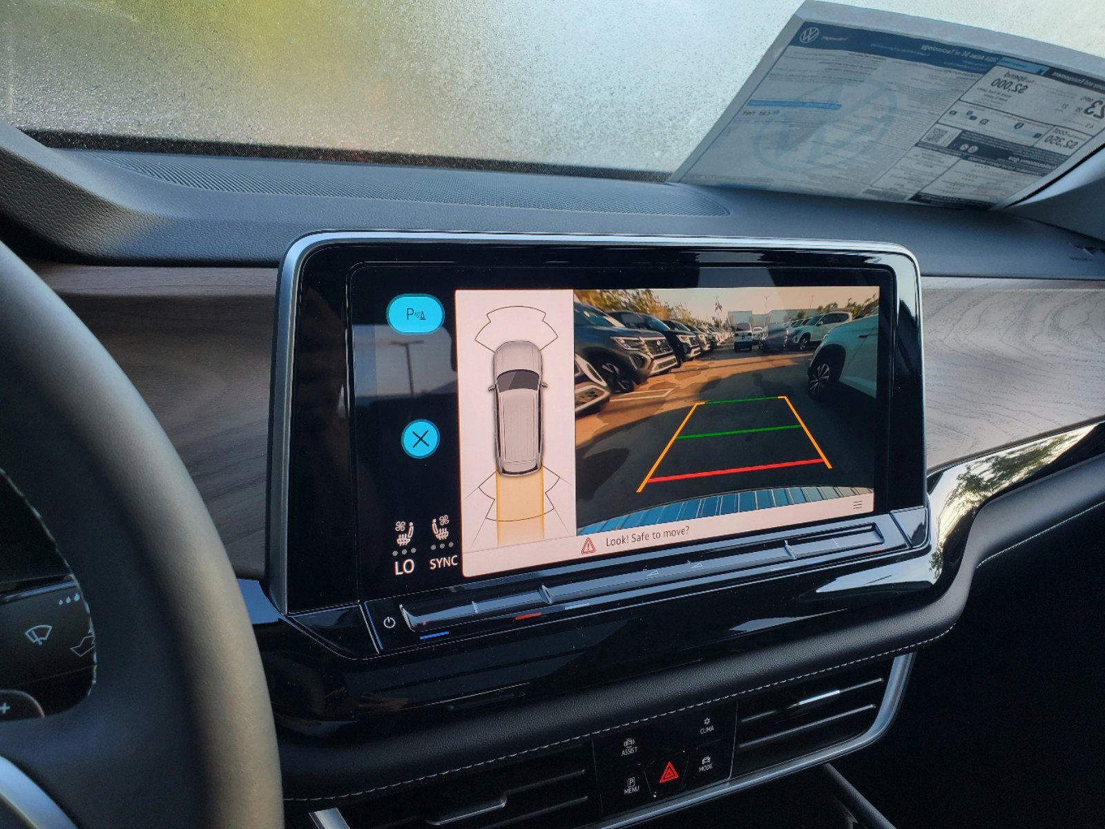 2025 Volkswagen Atlas SE Technology photo 9