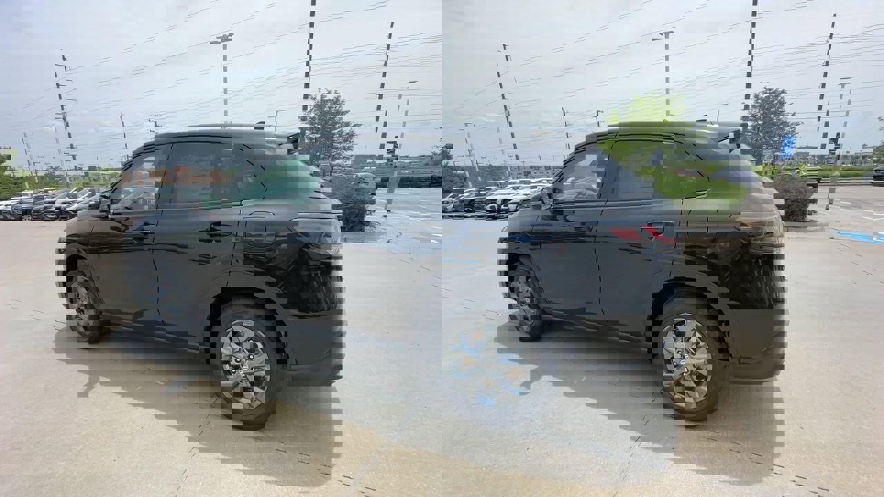 2026 Honda HR-V LX photo 4