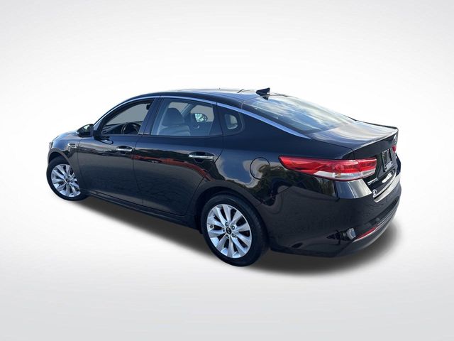 2016 Kia Optima EX photo 3