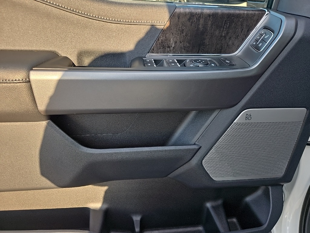 2026 Ford F-350 Lariat photo 11