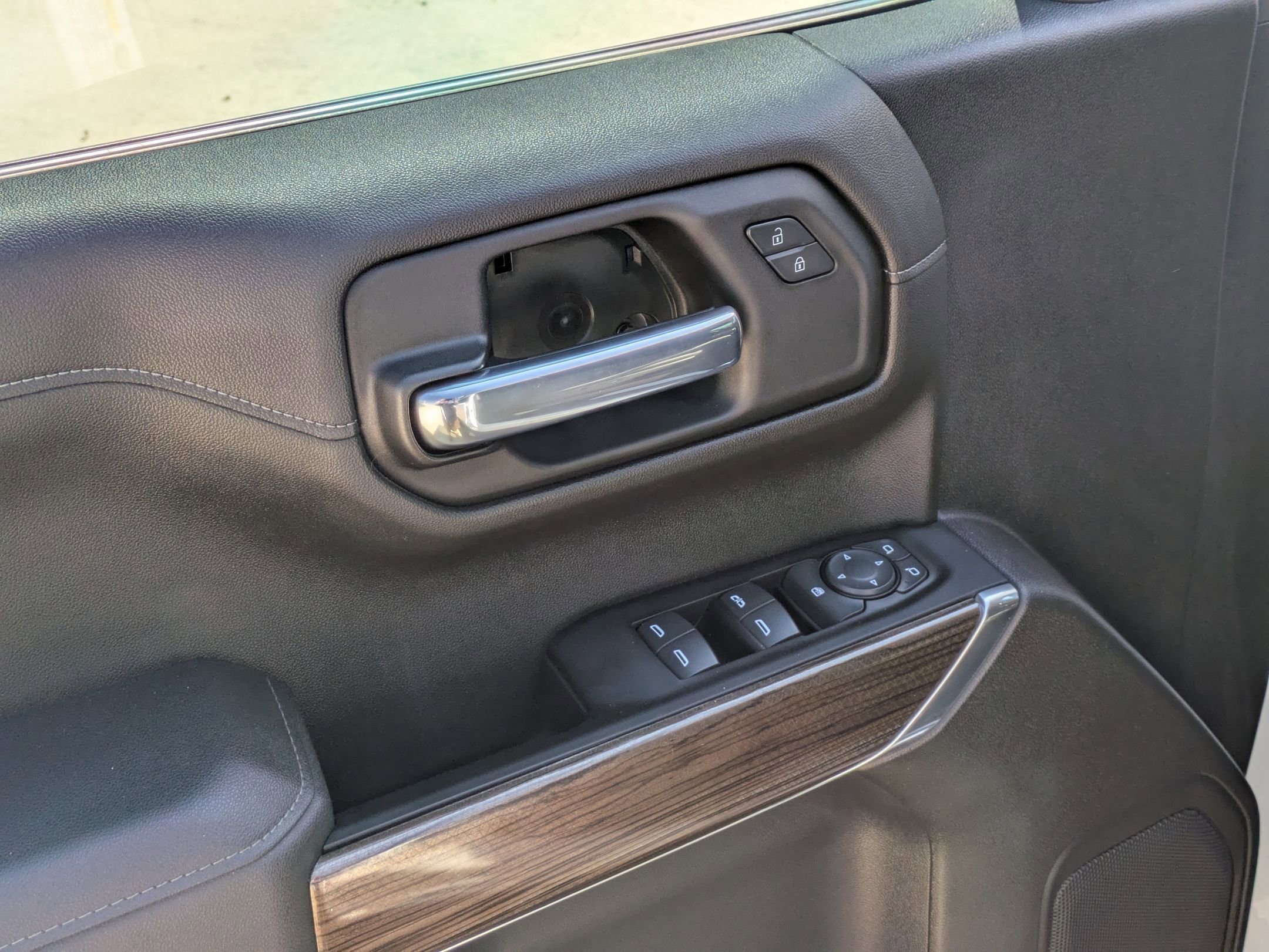 2021 Chevrolet Silverado 1500 LT photo 12