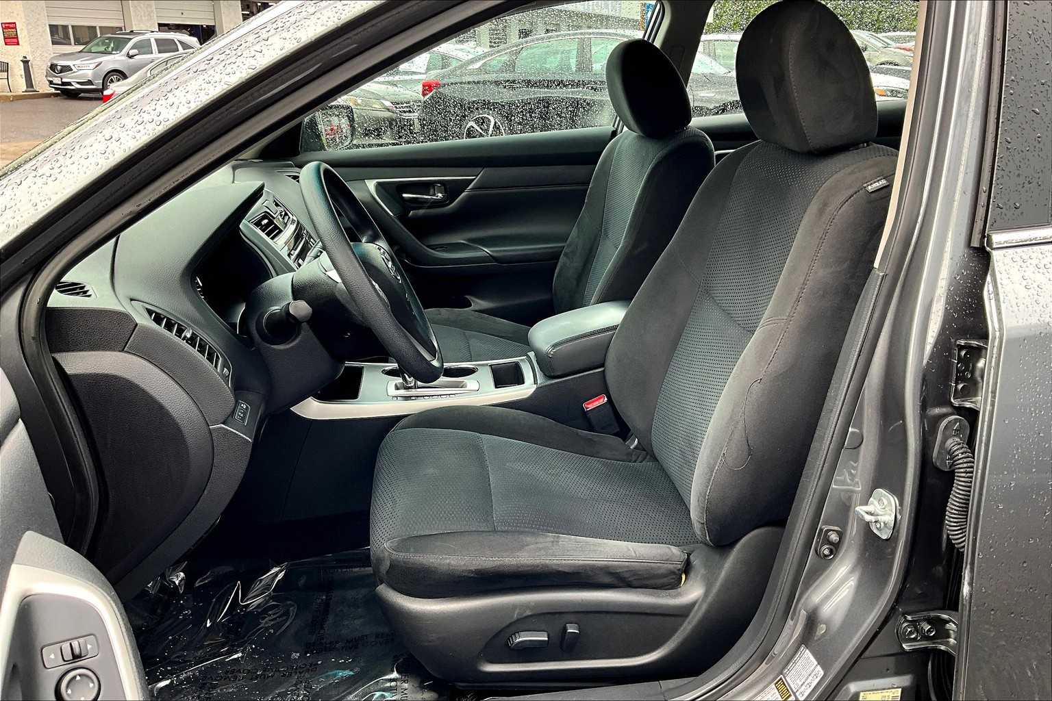 2015 Nissan Altima 2.5 S photo 7