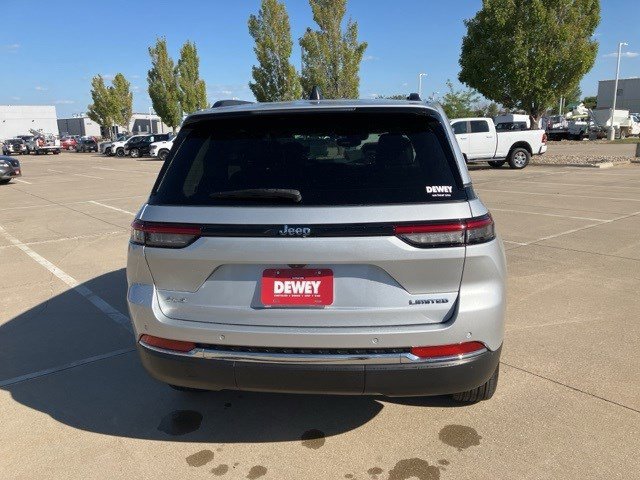 2023 Jeep Grand Cherokee Limited photo 3