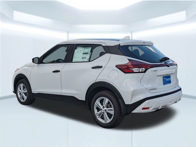 2025 Nissan Kicks Play S photo 2