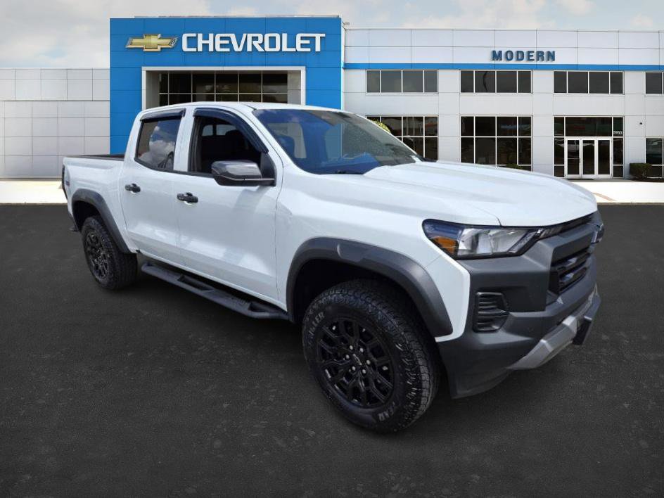 2025 Chevrolet Colorado Trail Boss photo 3