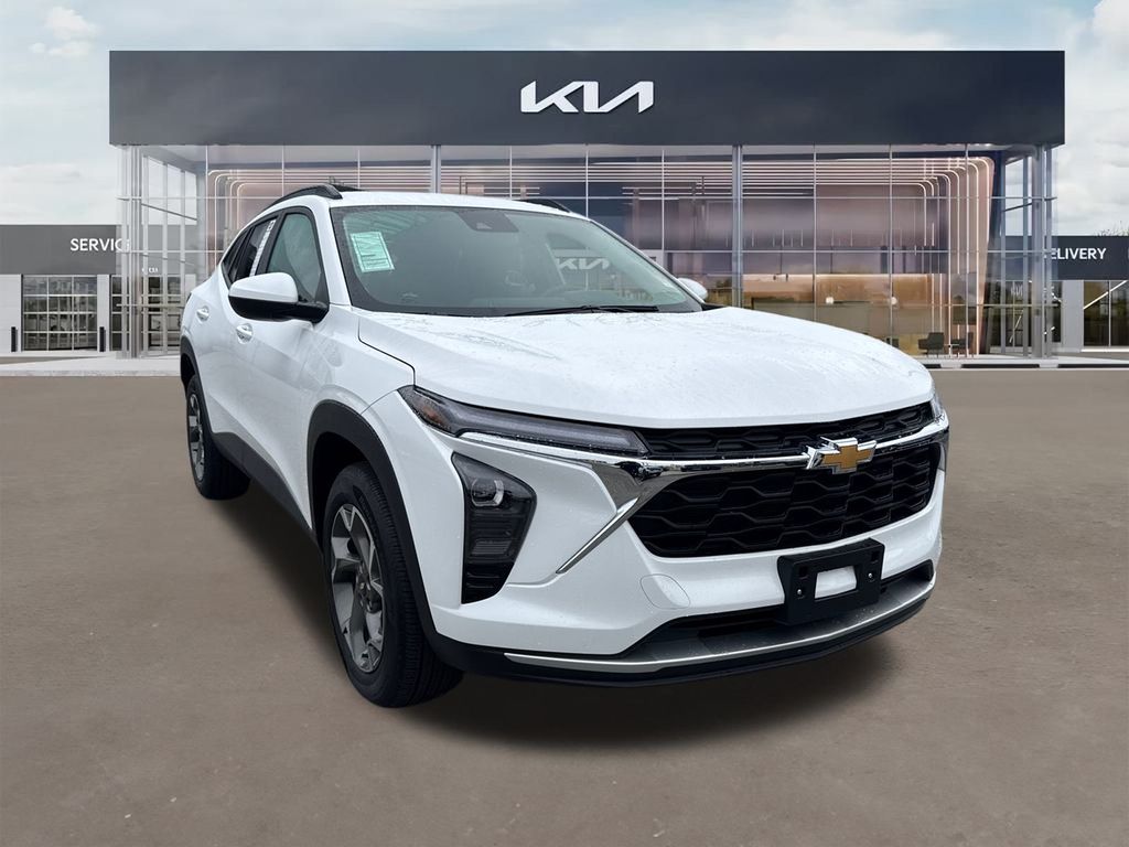 2025 Chevrolet Trax LT's photo