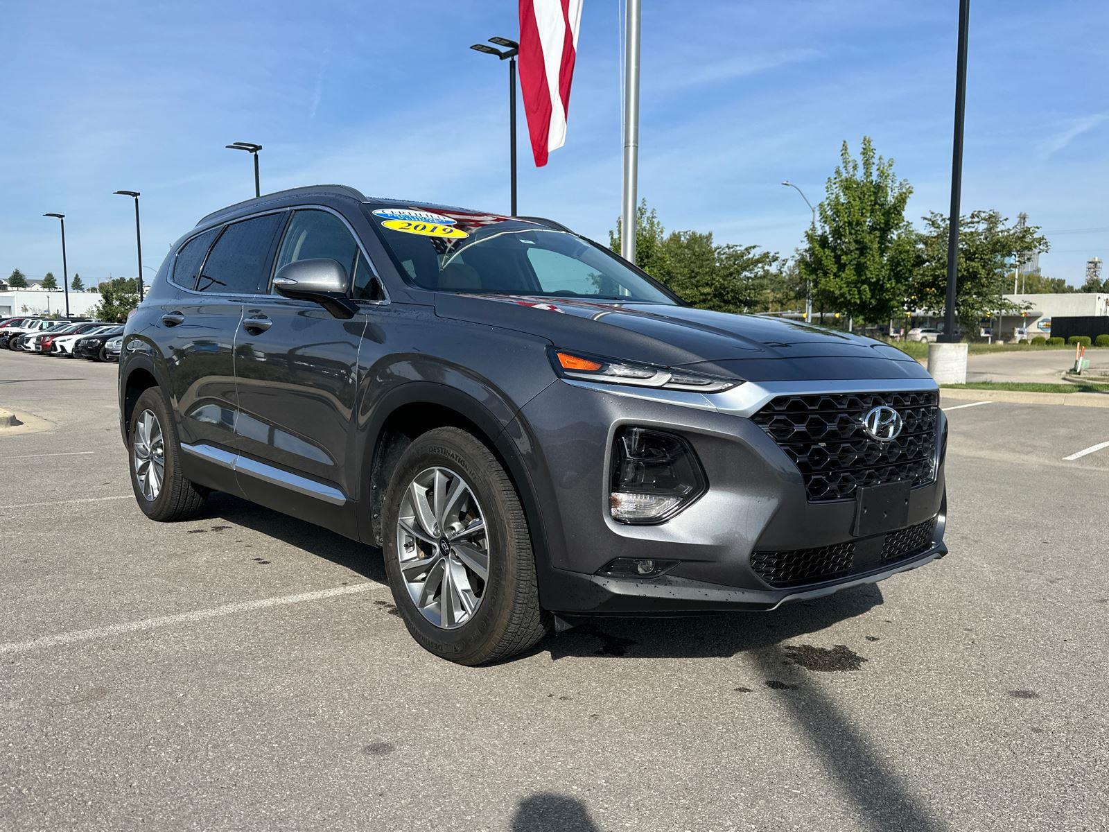 2019 Hyundai Santa Fe Ultimate photo 3