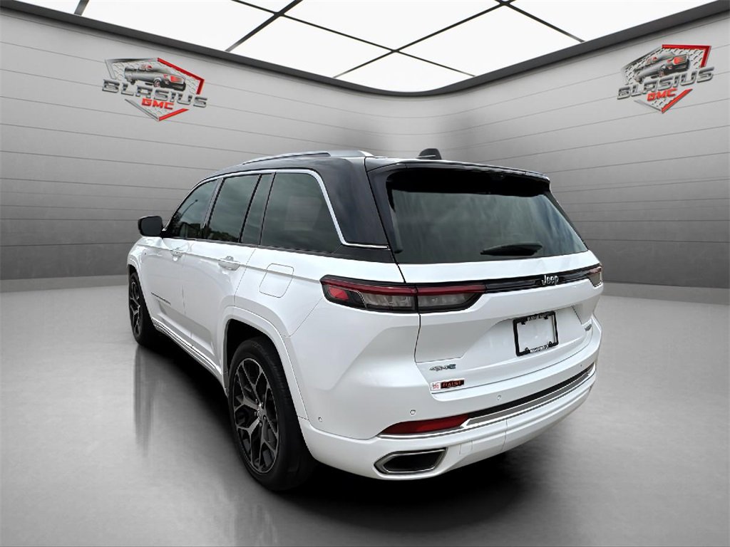 2022 Jeep Grand Cherokee 4xe Summit Reserve photo 3