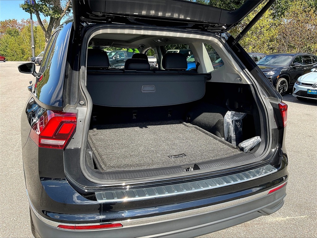 2022 Volkswagen Tiguan SE photo 33