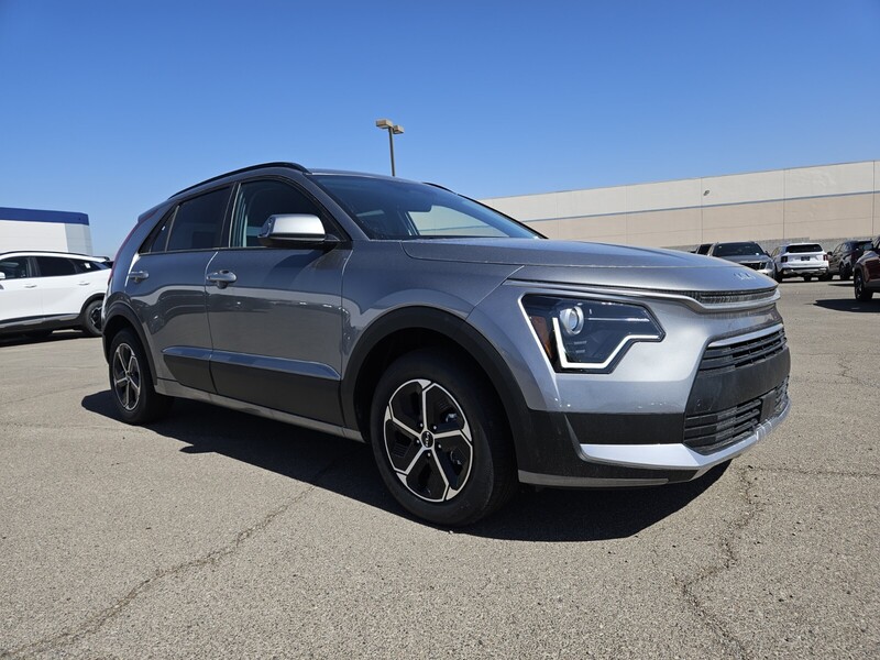 2025 Kia Niro EX photo 2