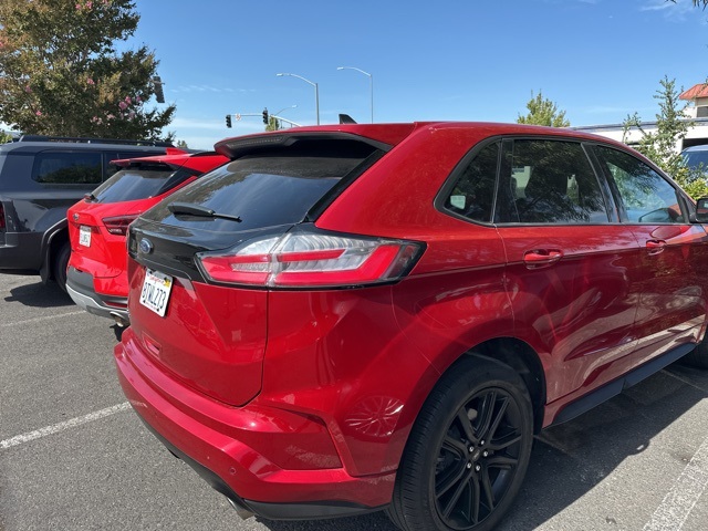 2020 Ford Edge ST photo 5