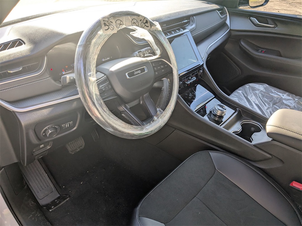 2025 Jeep Grand Cherokee Altitude X photo 8