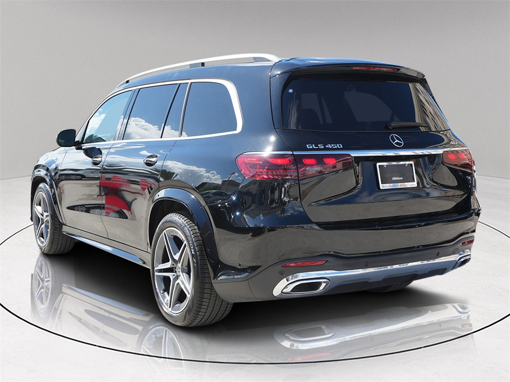 2024 Mercedes Benz GLS 450 4MATIC photo 2