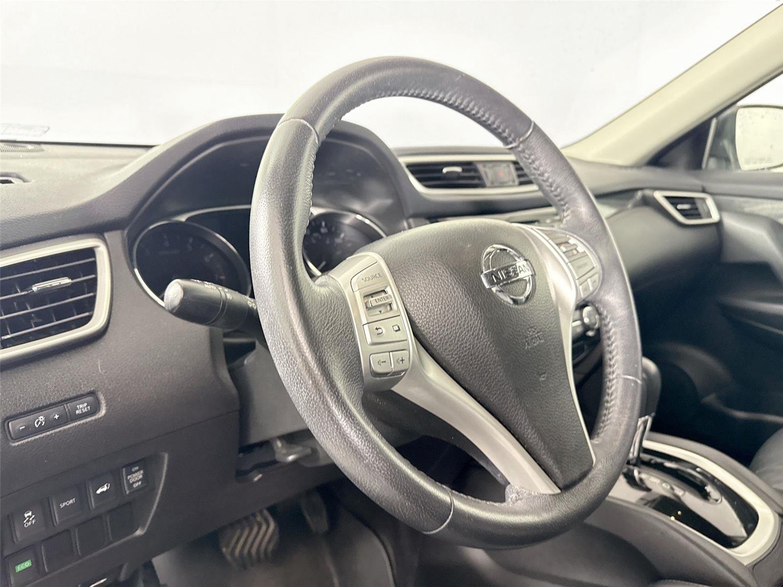 2016 Nissan Rogue SL photo 9