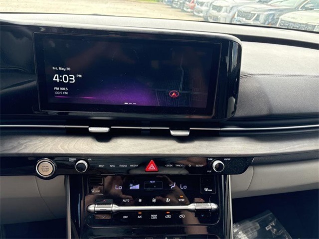 2023 Kia Carnival EX photo 13