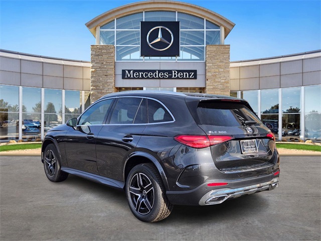 2025 Mercedes Benz GLC 300 4MATIC photo 3