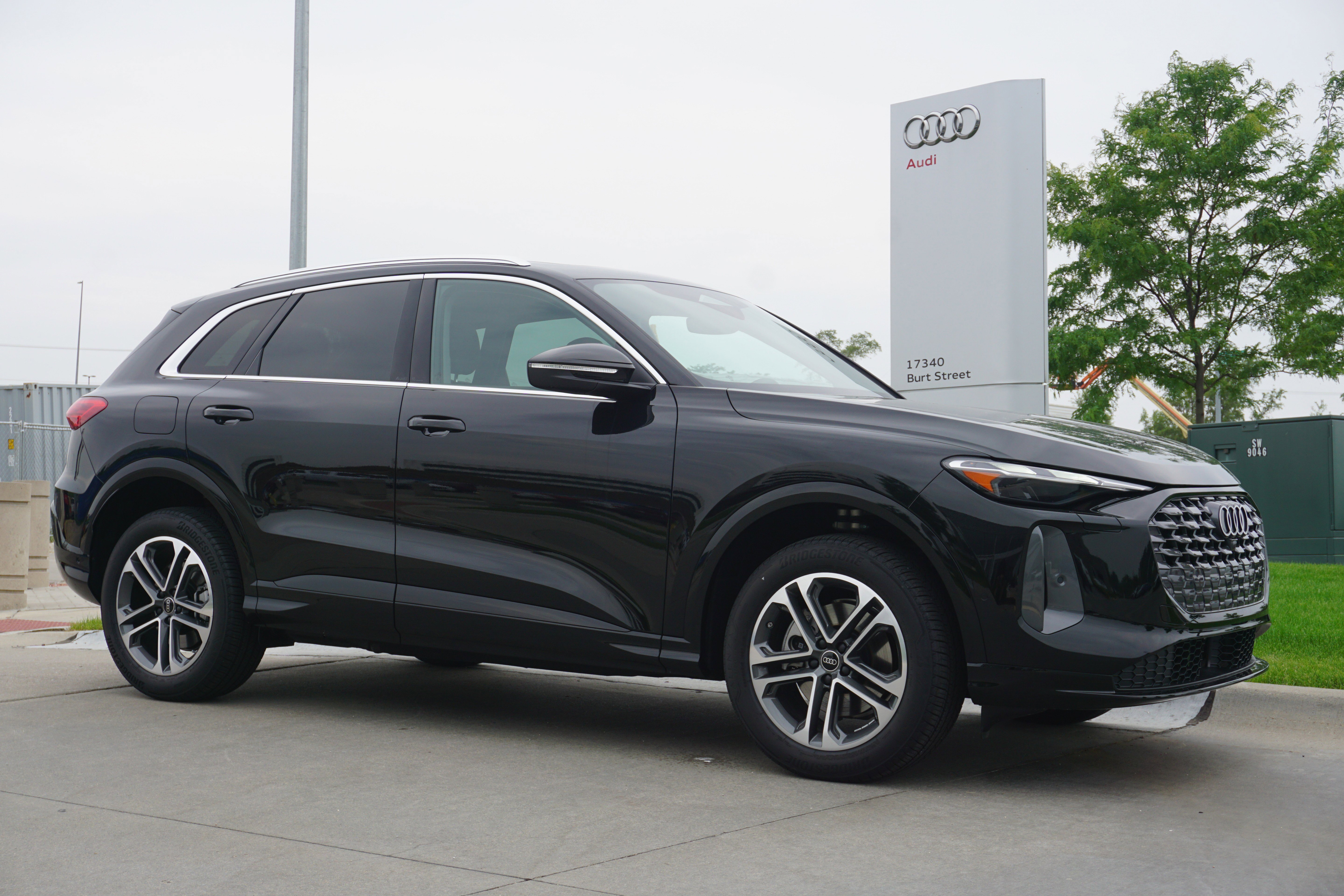 2025 Audi New Q5 Premium's photo