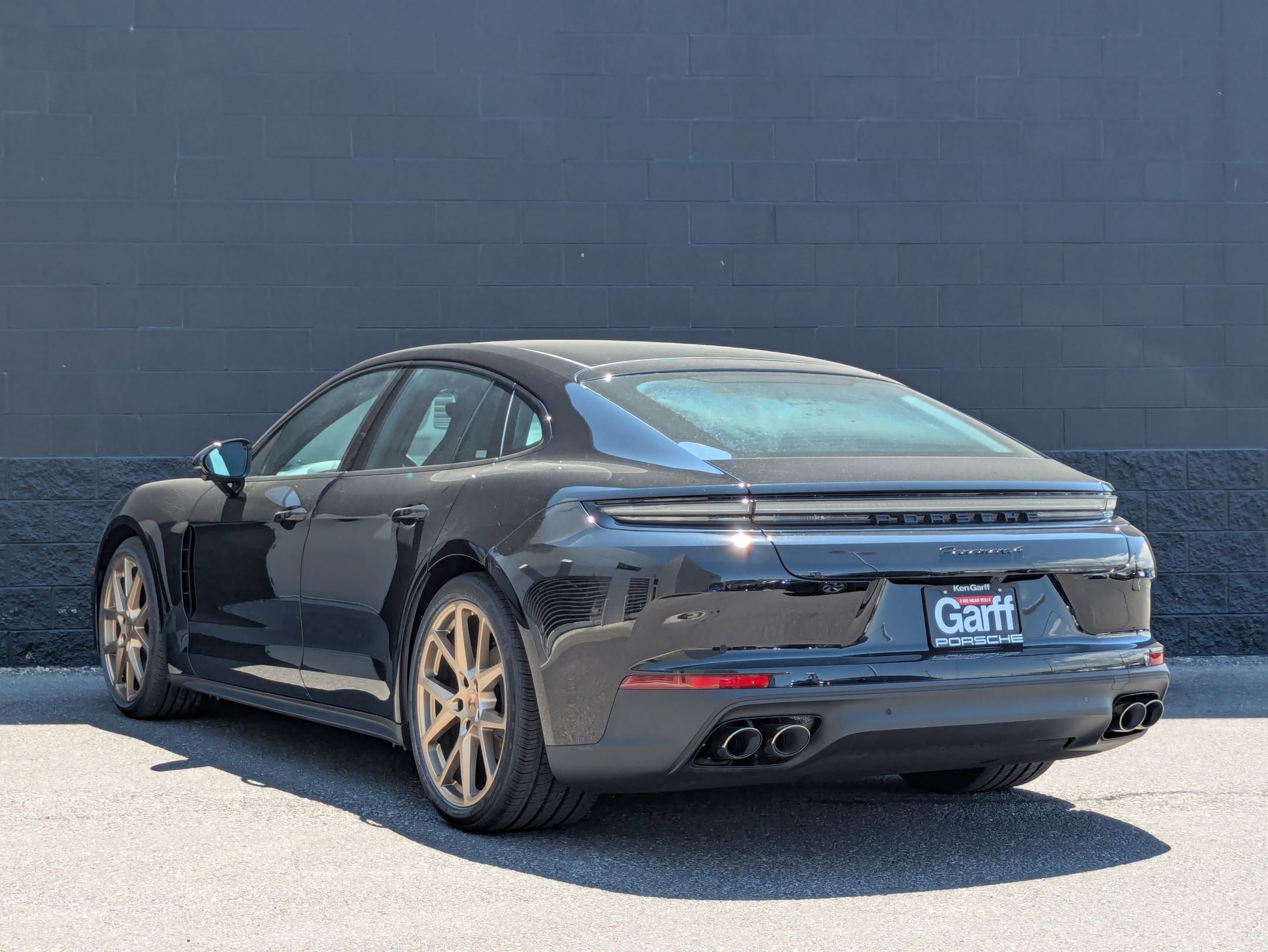 2025 Porsche Panamera 4 photo 3
