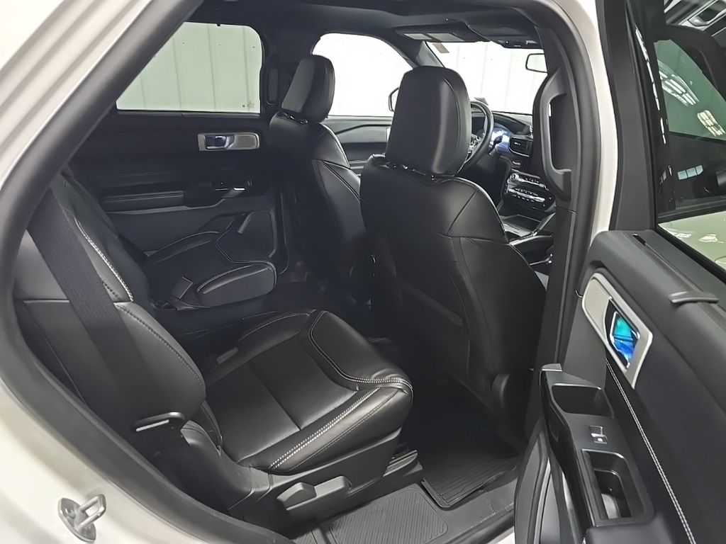 2021 Ford Explorer ST photo 18