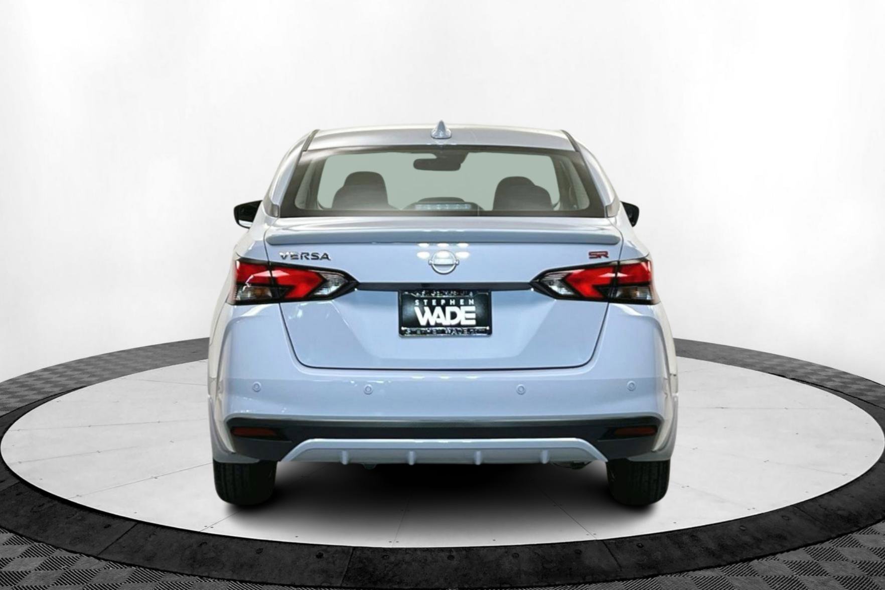 2025 Nissan Versa SR photo 3