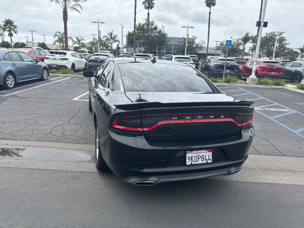 2017 Dodge Charger SXT photo 24