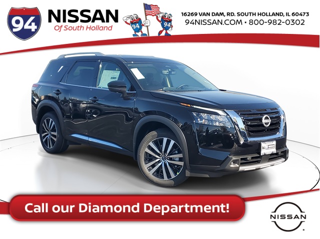 2025 Nissan Pathfinder Platinum's photo