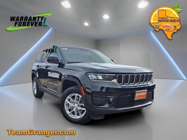 2025 Jeep Grand Cherokee Laredo's photo