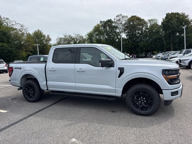 2025 Ford F-150 XLT photo 2