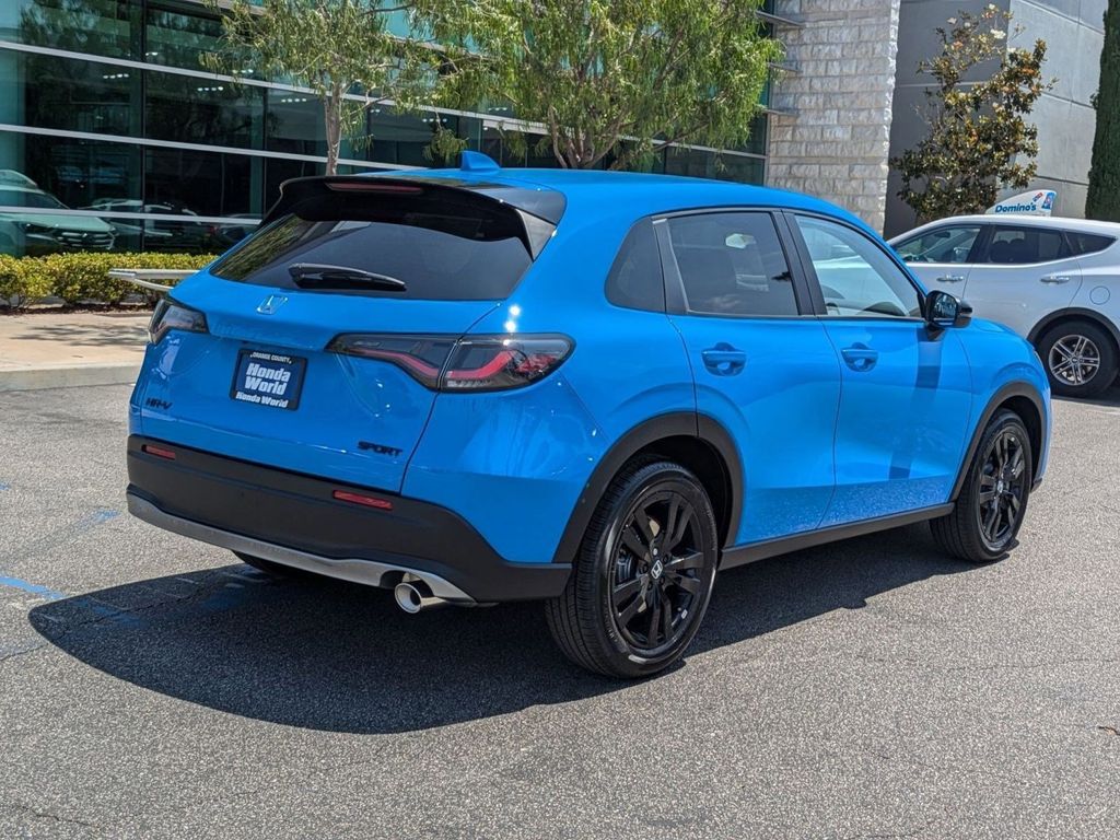 2026 Honda HR-V Sport photo 4