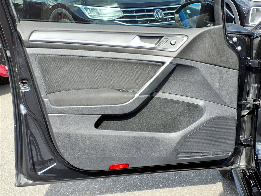 2019 Volkswagen Golf GTI photo 4