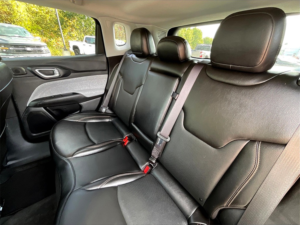 2022 Jeep Compass Latitude Lux photo 14