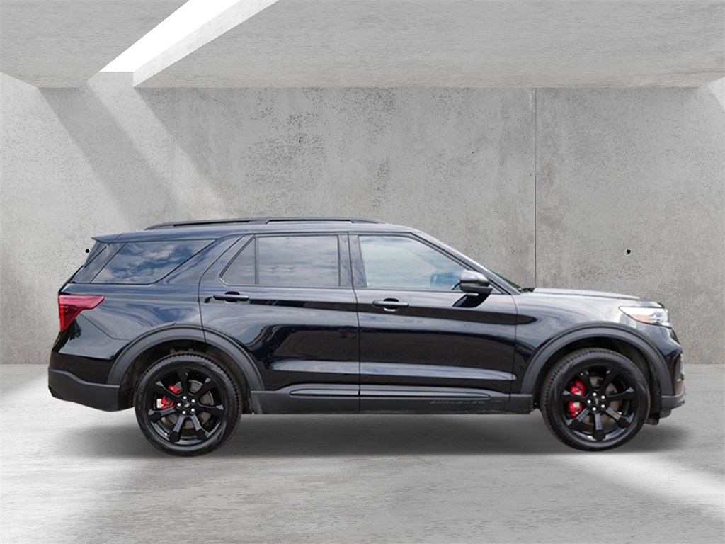 2024 Ford Explorer ST photo 2