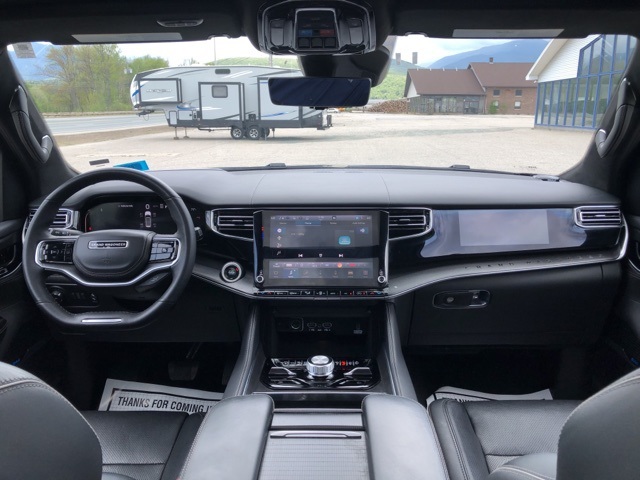 2024 Jeep Grand Wagoneer L II photo 12