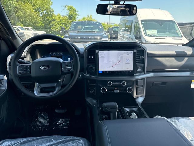 2025 Ford F-150 XLT photo 6