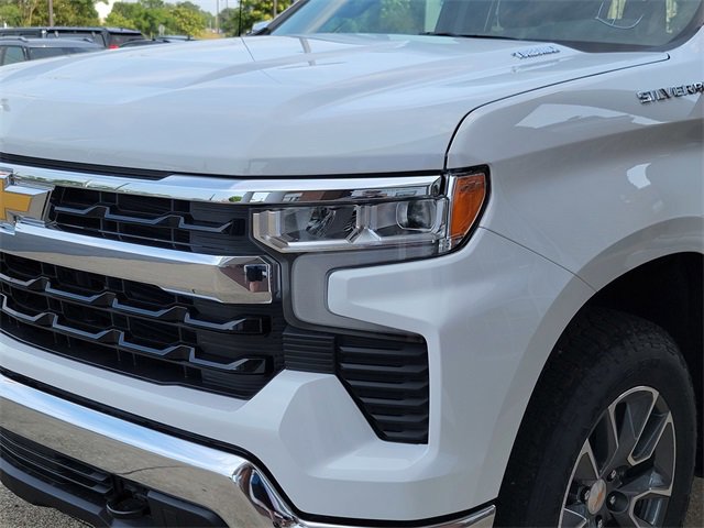 2025 Chevrolet Silverado 1500 LT photo 8