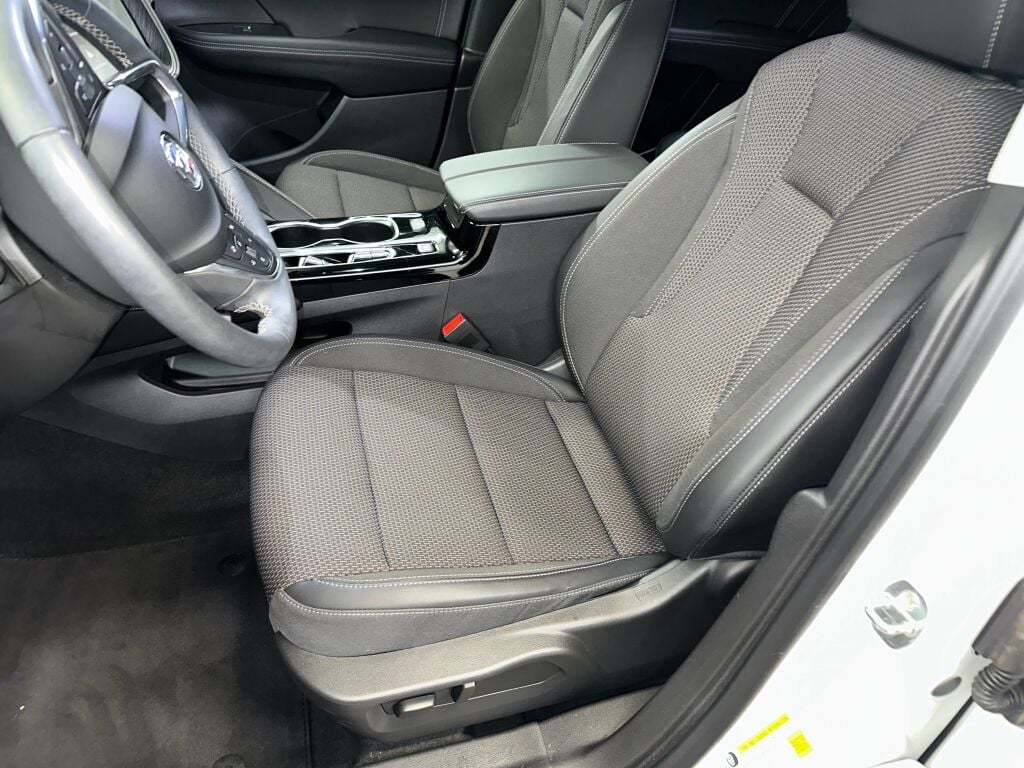 2023 Buick Envision Preferred photo 2