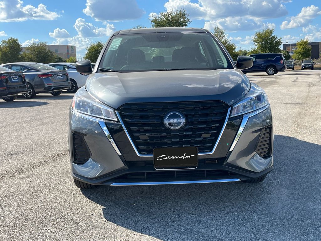 2025 Nissan Kicks Play S photo 17