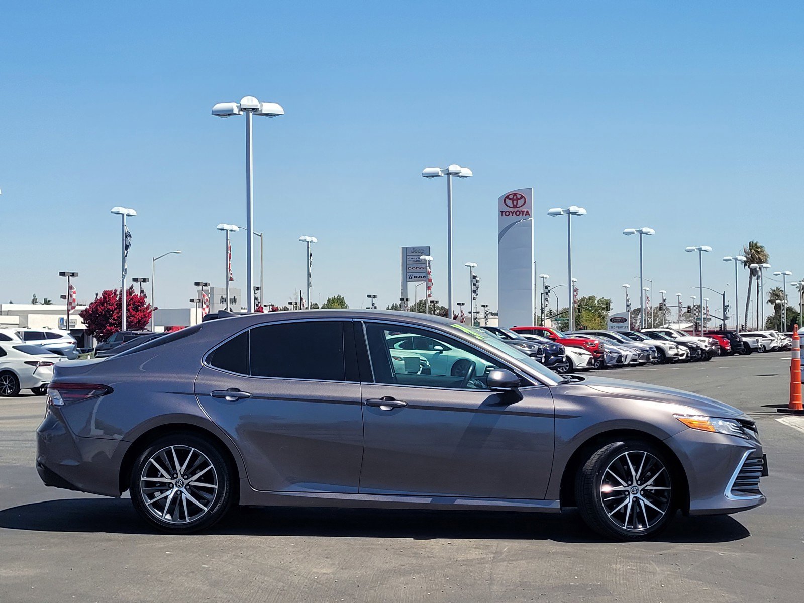 2024 Toyota Camry XLE photo 3